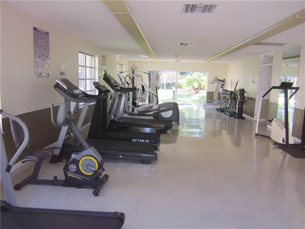 Lighthouse Point Plaza - Residential