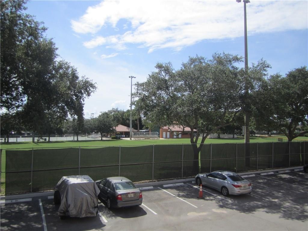 Lighthouse Point Plaza - Residential