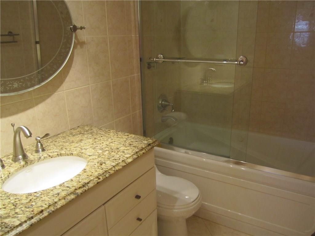 Lighthouse Point Plaza - Residential