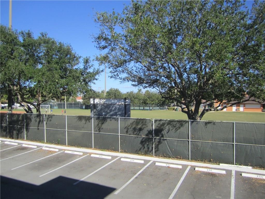 Lighthouse Point Plaza - Residential