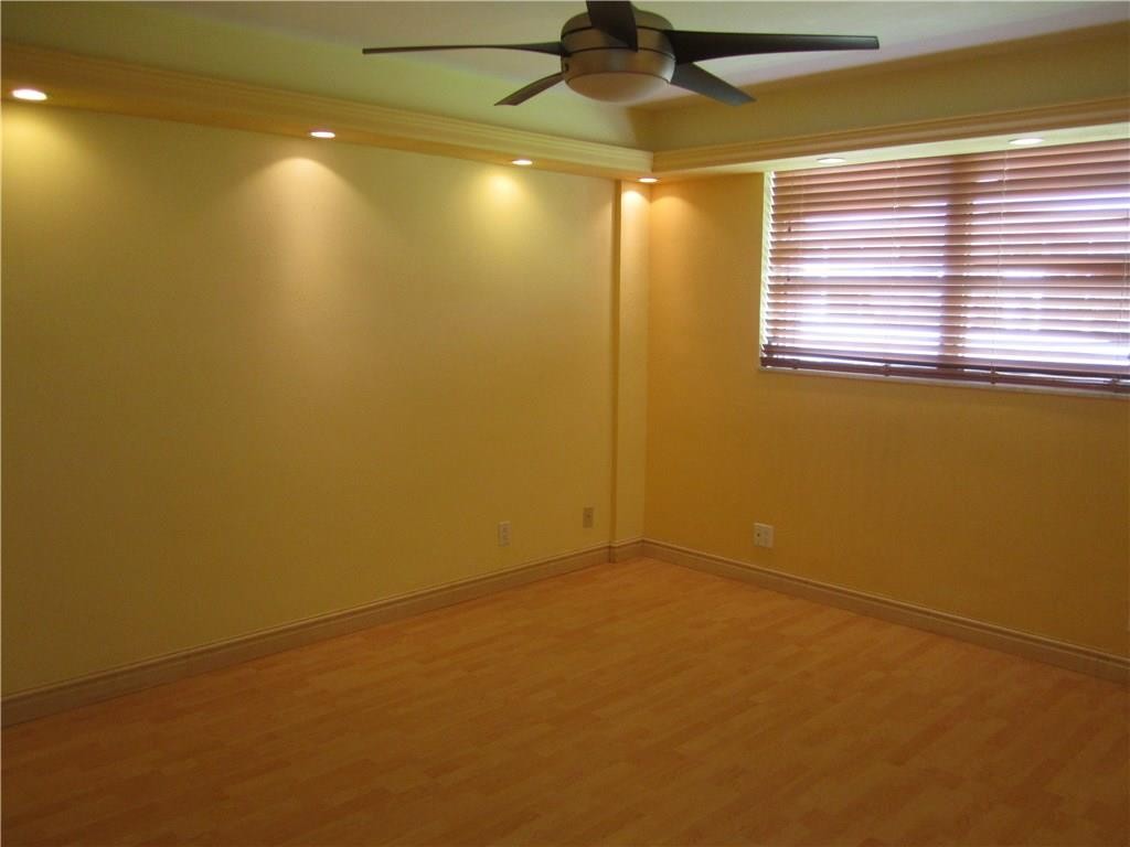 Lighthouse Point Plaza - Residential