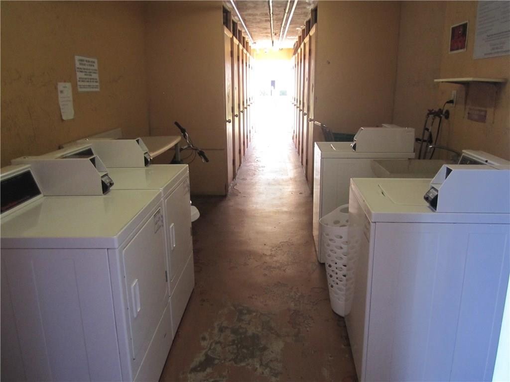 Lighthouse Point Plaza - Residential