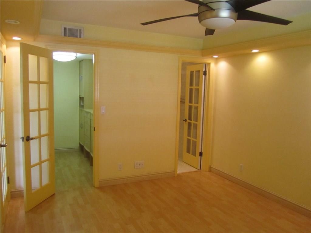 Lighthouse Point Plaza - Residential