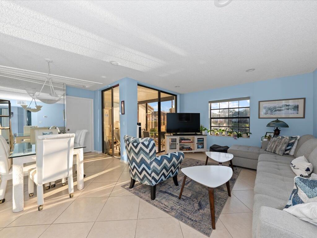 ALEXANDRA VILLAGE CONDO - Residential Lease