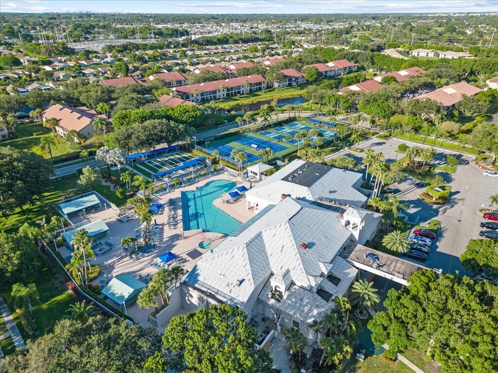 ALEXANDRA VILLAGE CONDO - Residential Lease