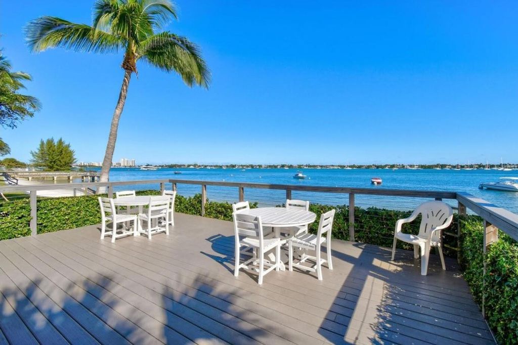 Photo of 5600 N Flagler Dr #707, West Palm Beach, FL 33407 (MLS # B26020509)
