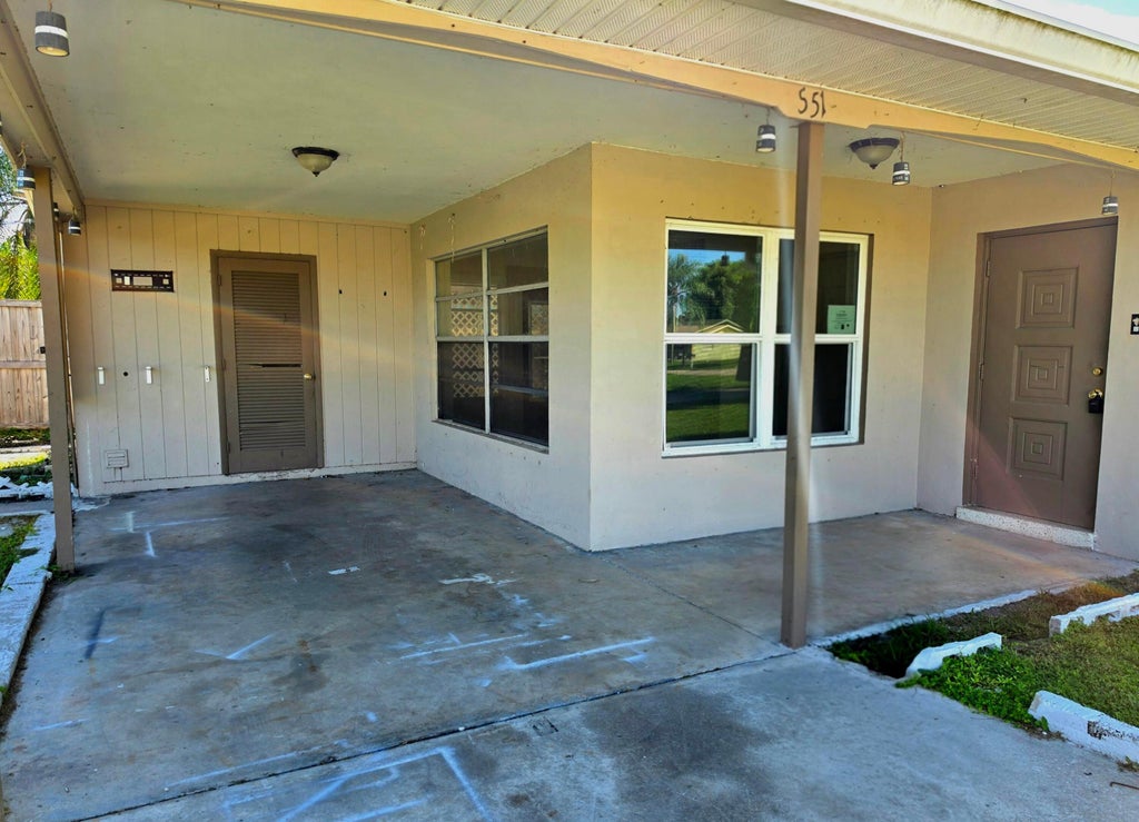 Photo of 4651 SE CHATHAM Avenue, Stuart, FL 34997 (MLS # B26078268)