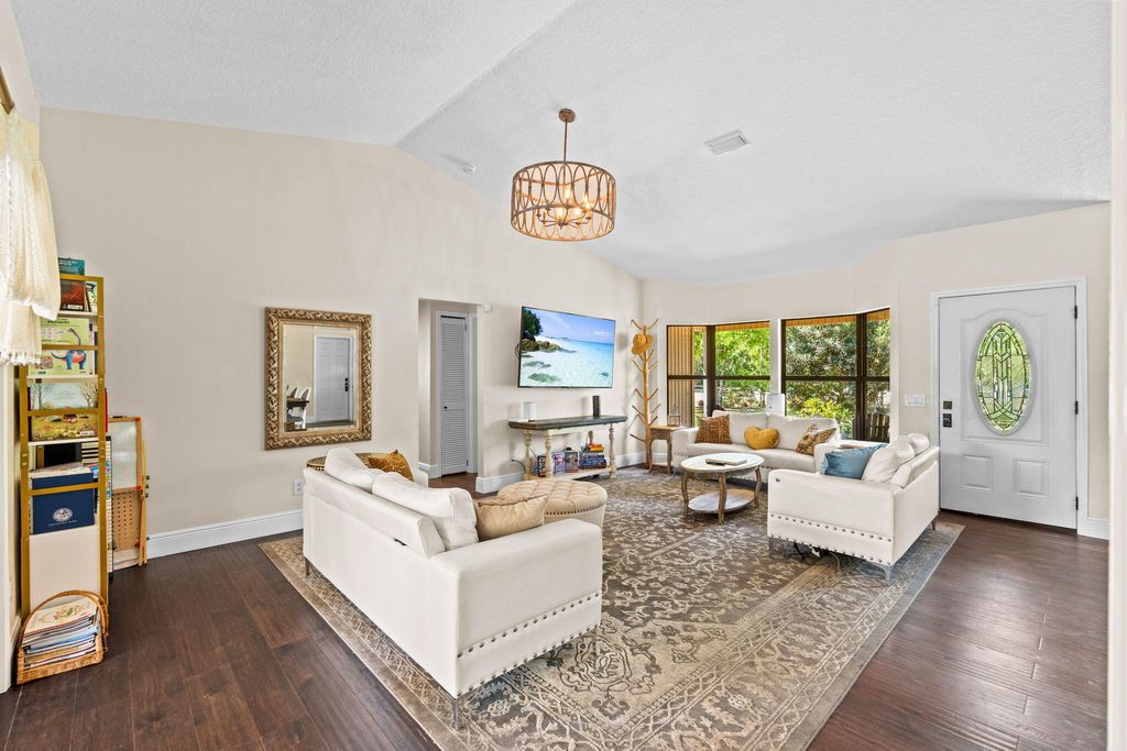 Photo of 15340 98th Trail N, Jupiter, FL 33478 (MLS # B26000908)