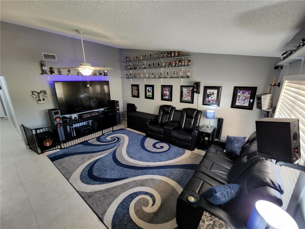 PINE SPRINGS 1 - Residential