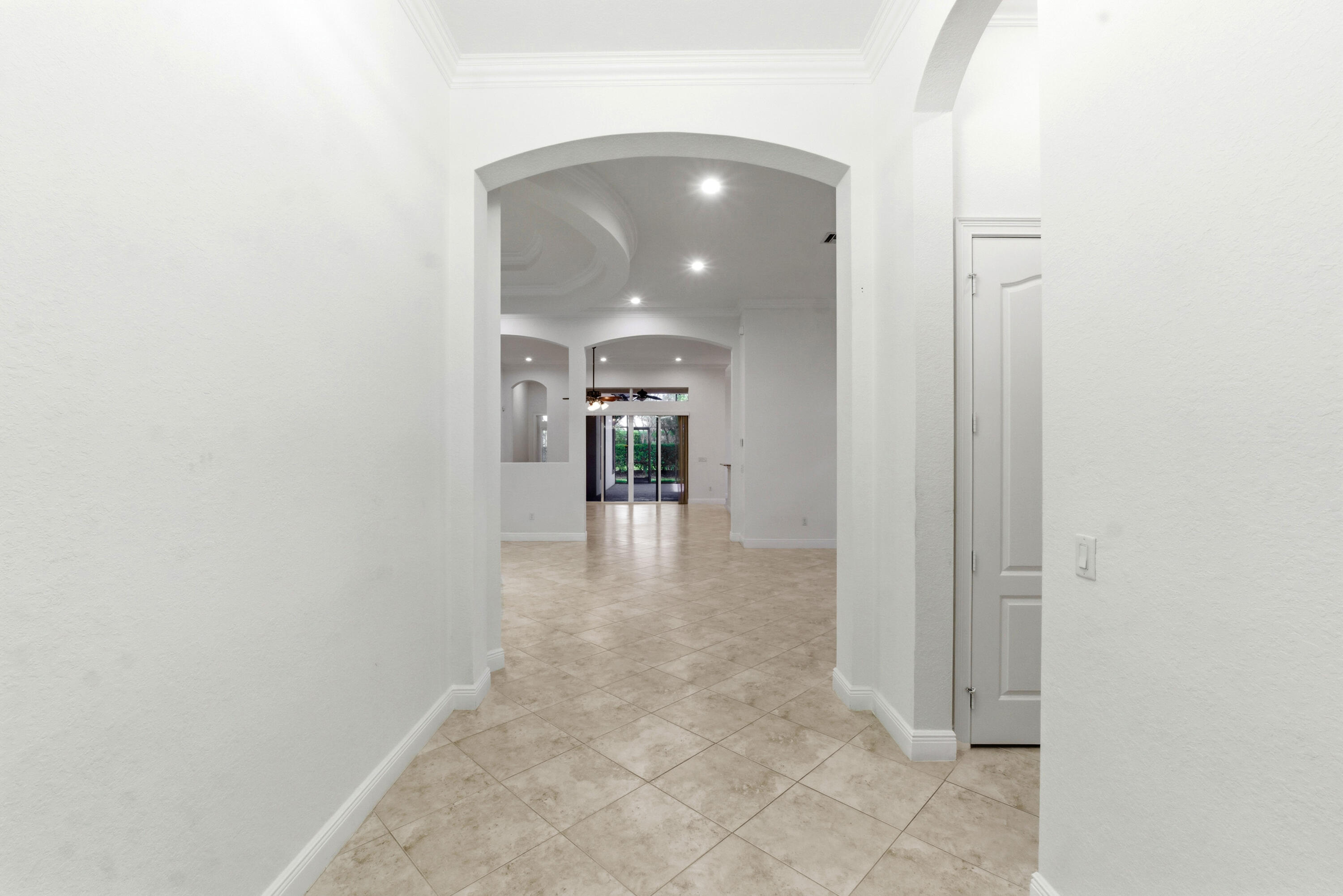 9871 Lakeview Lane