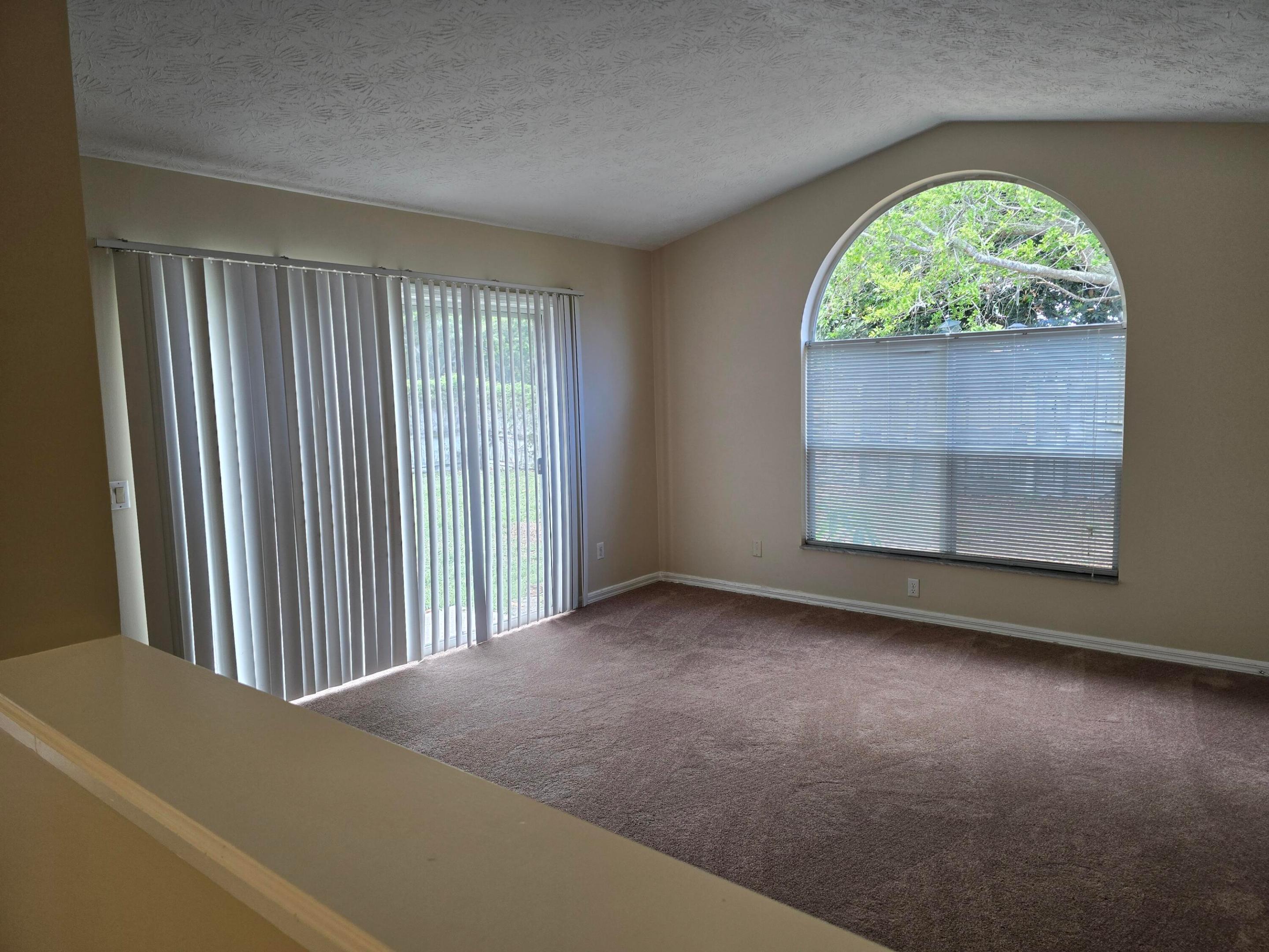 PORT ST LUCIE SECTION 40 - Residential Lease