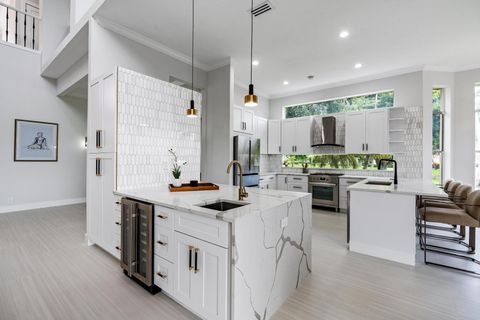 Photo of 1124 Grand Cay Drive, Palm Beach Gardens, FL 33418 (MLS # B26003667)