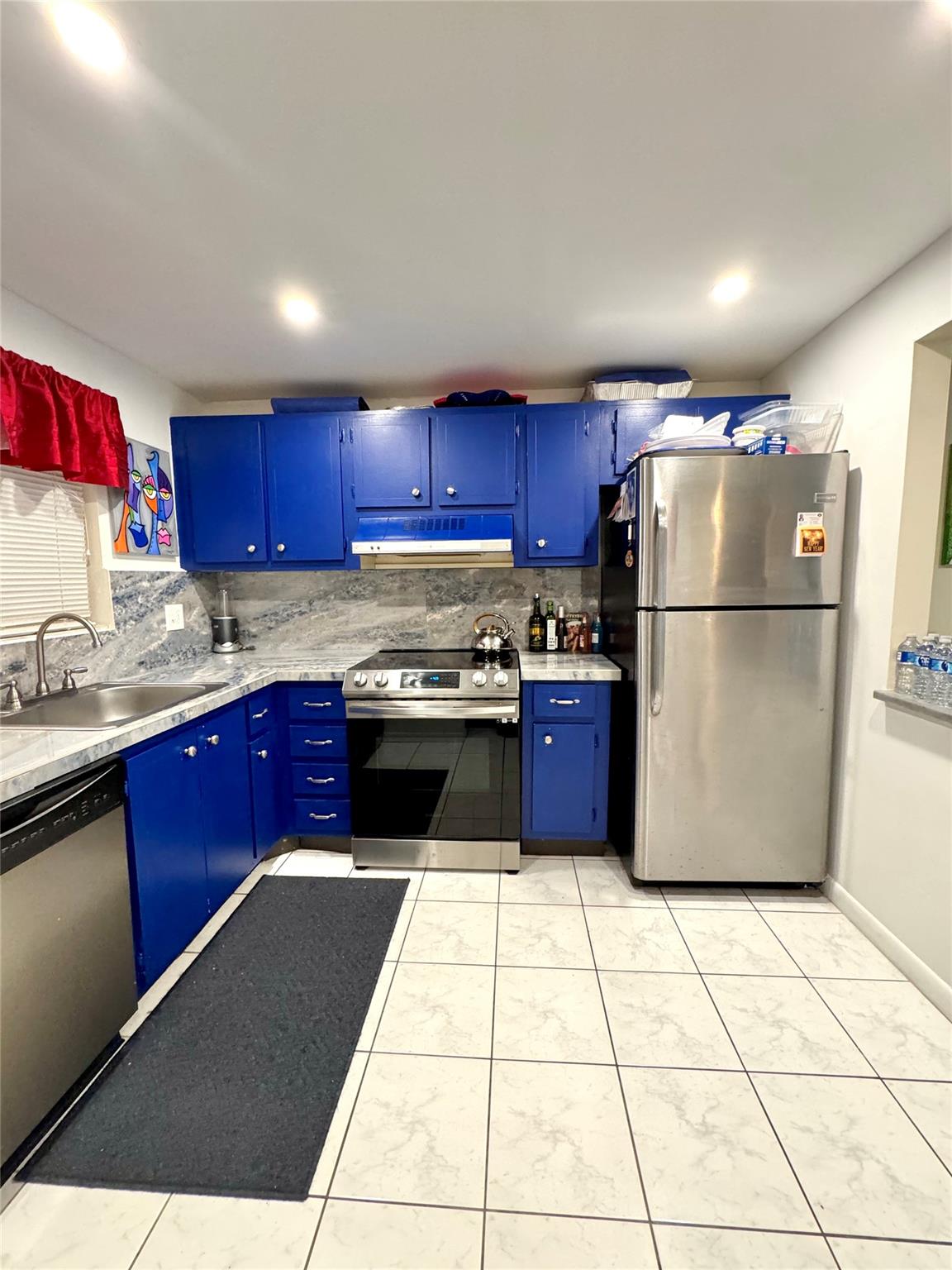 Tennis Club Wingfield Con - Residential Lease