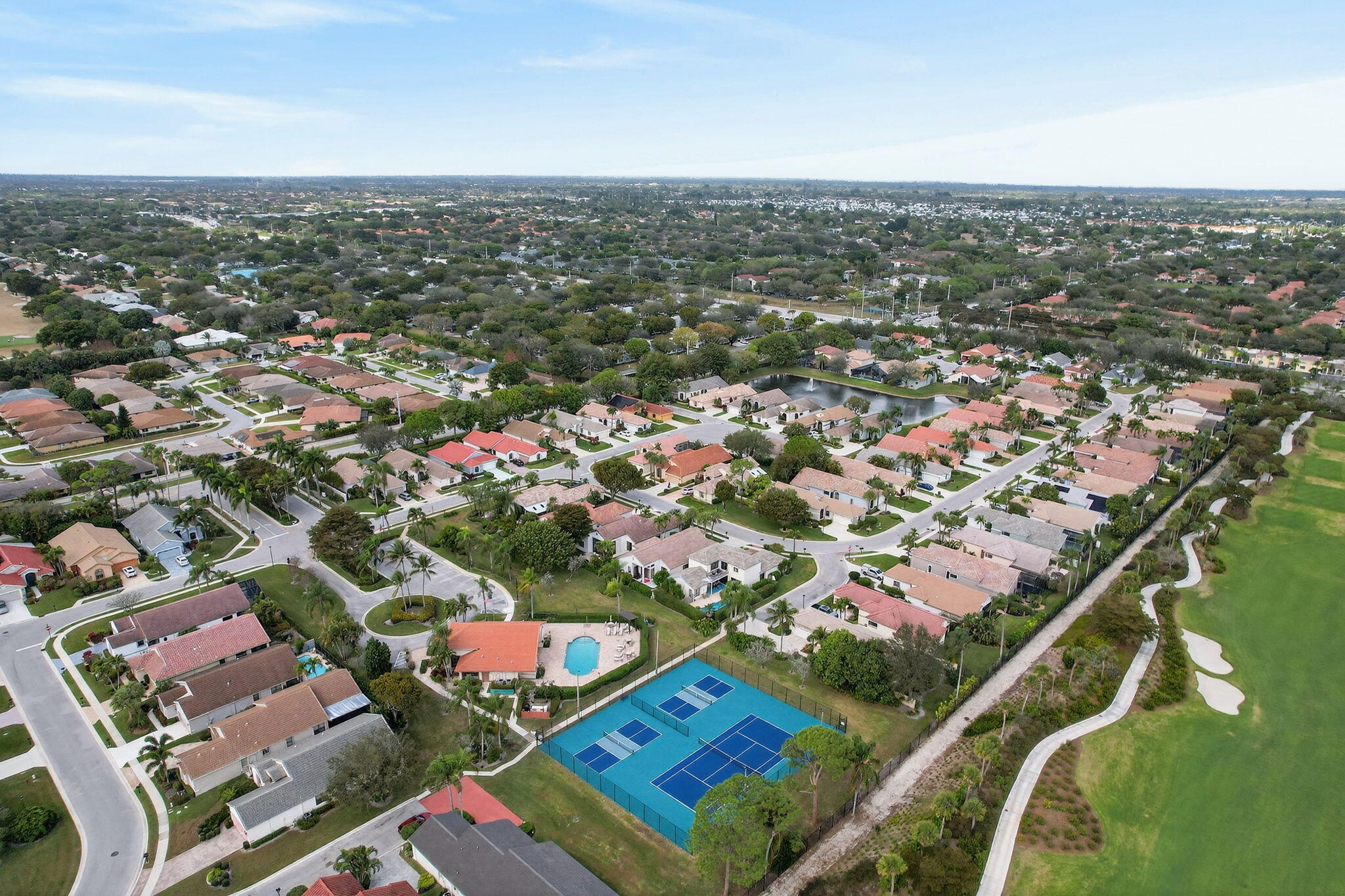 LEXINGTON LAKES - Residential