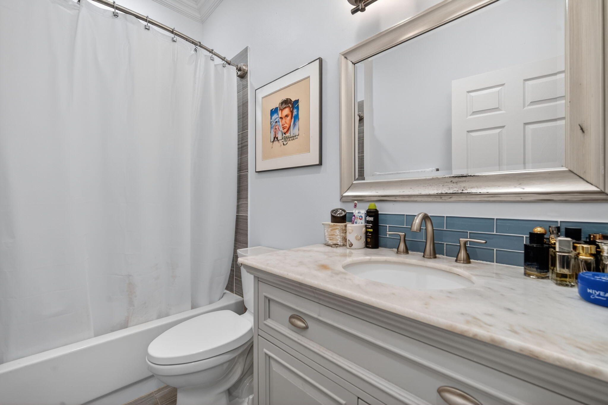 LEXINGTON LAKES - Residential