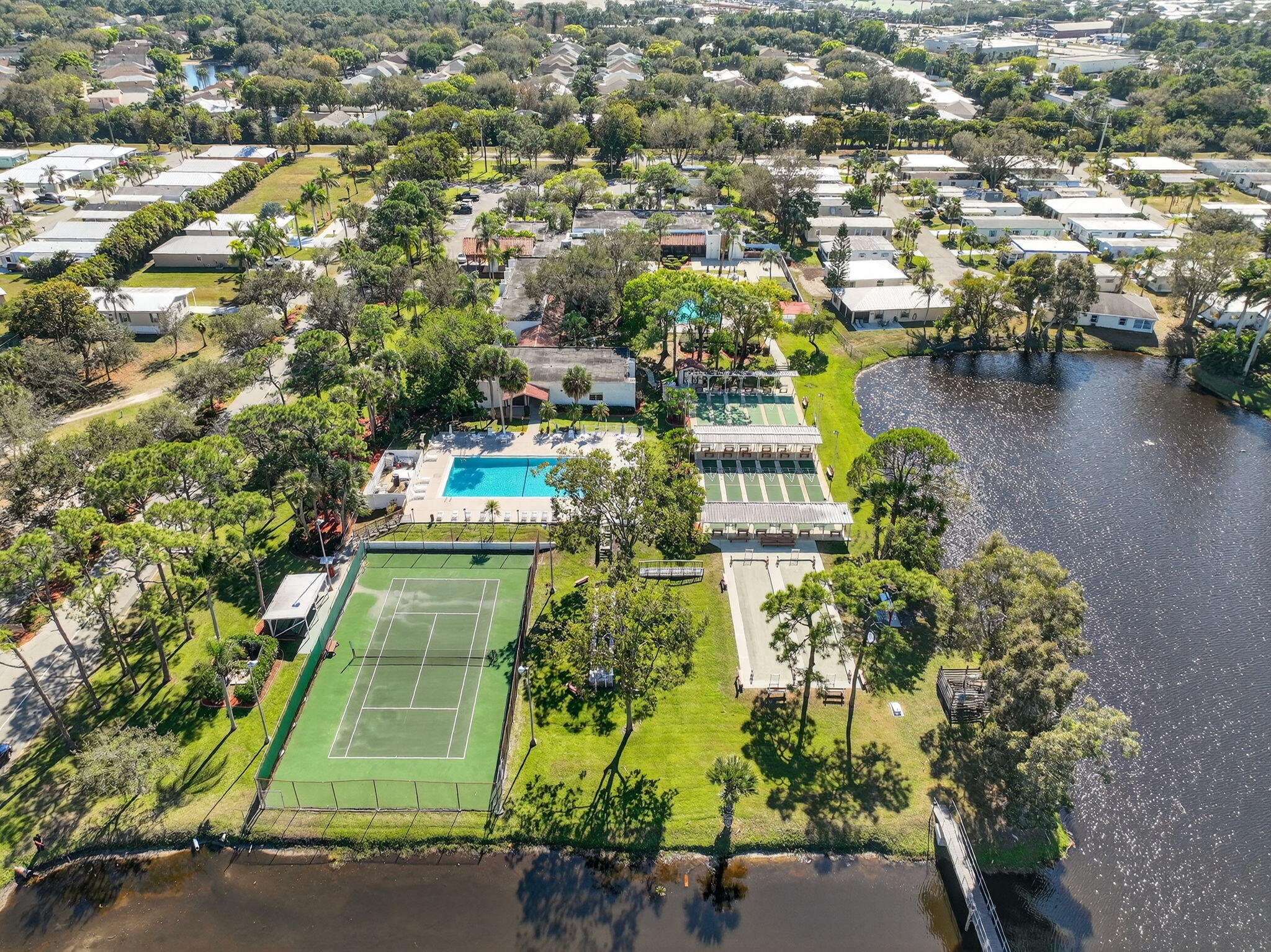 SPANISH LAKES ONE LEASEHOLD ESTATES - Residential