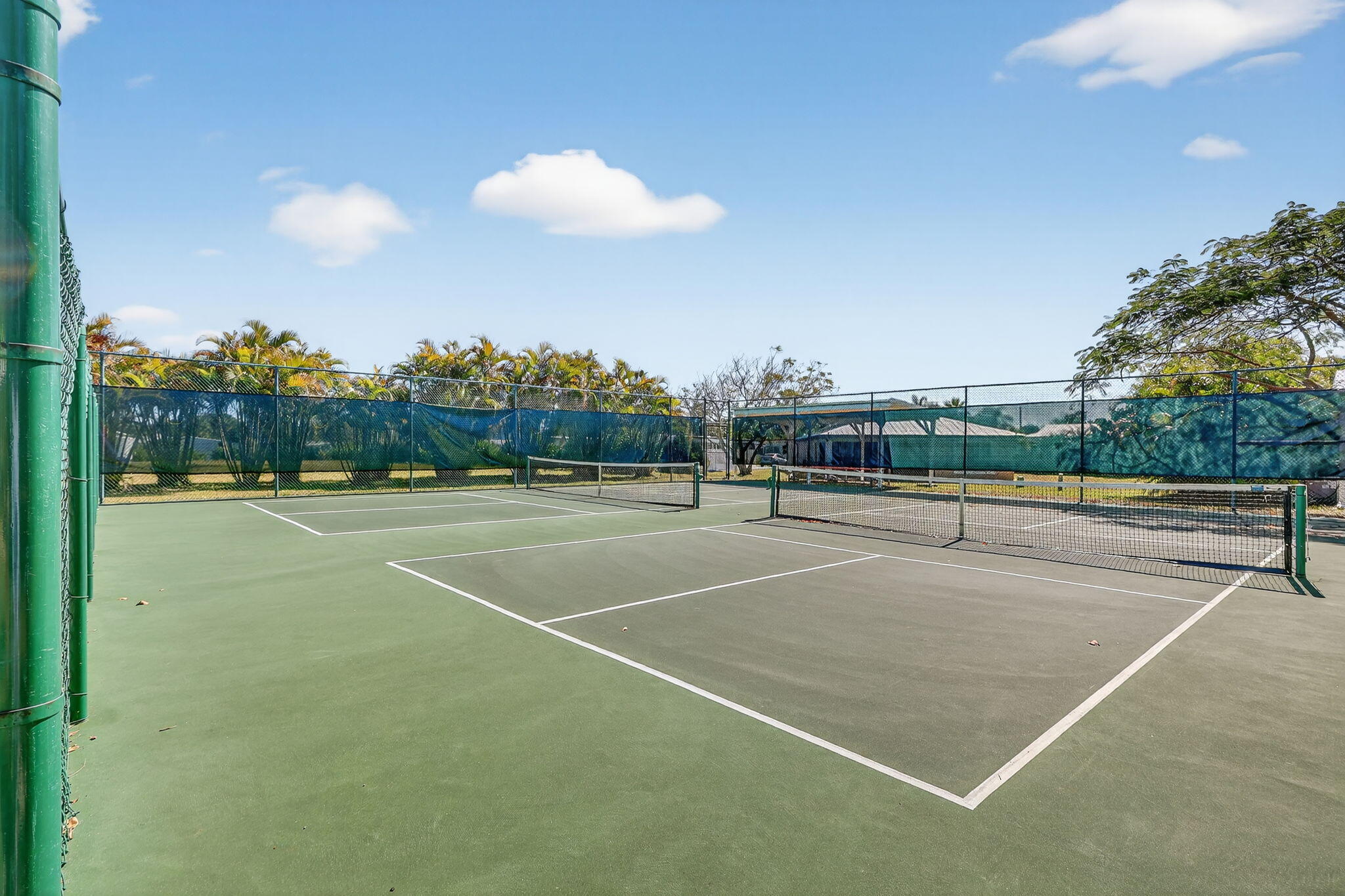 SPANISH LAKES ONE LEASEHOLD ESTATES - Residential