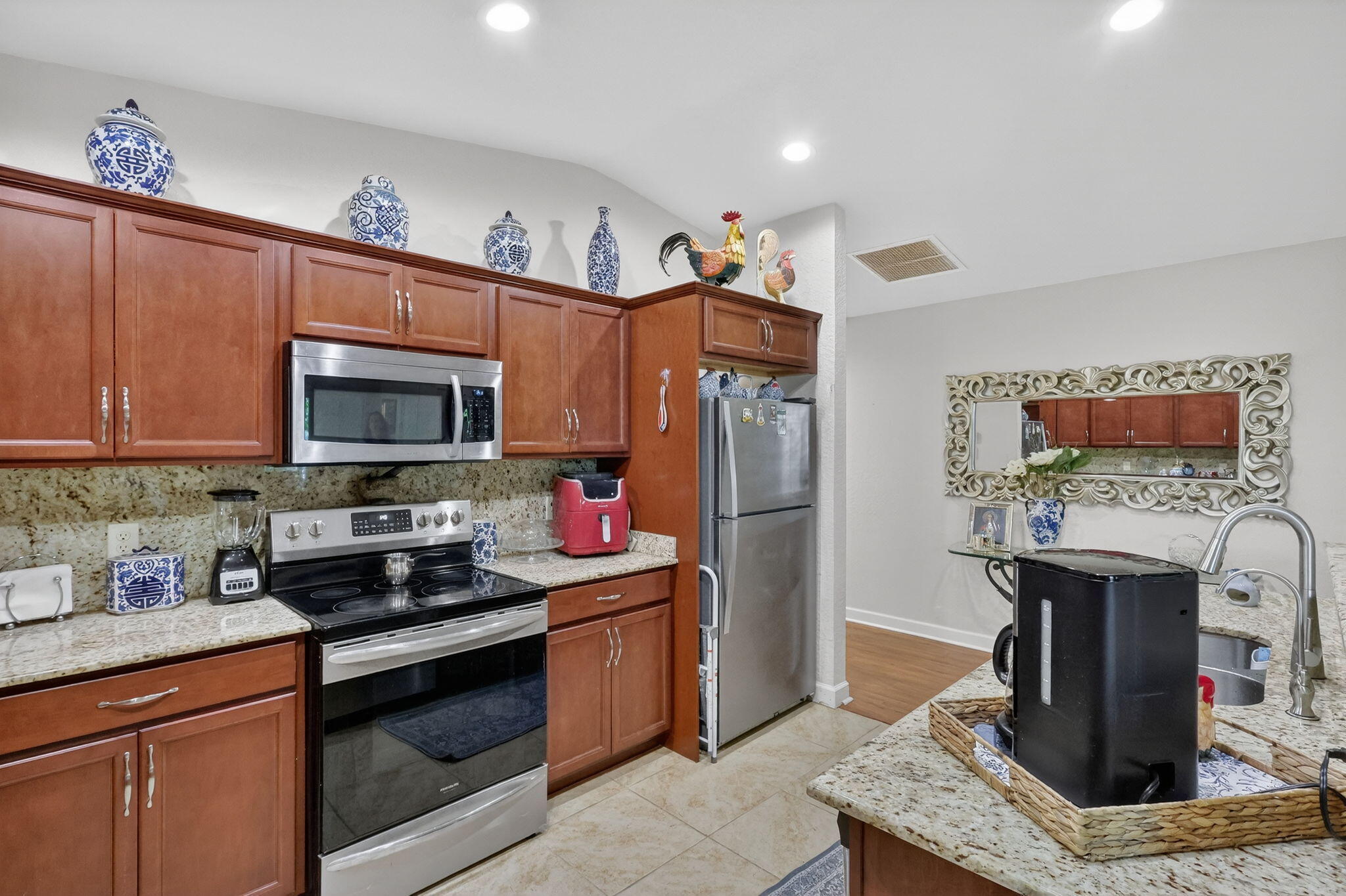 SPANISH LAKES ONE LEASEHOLD ESTATES - Residential