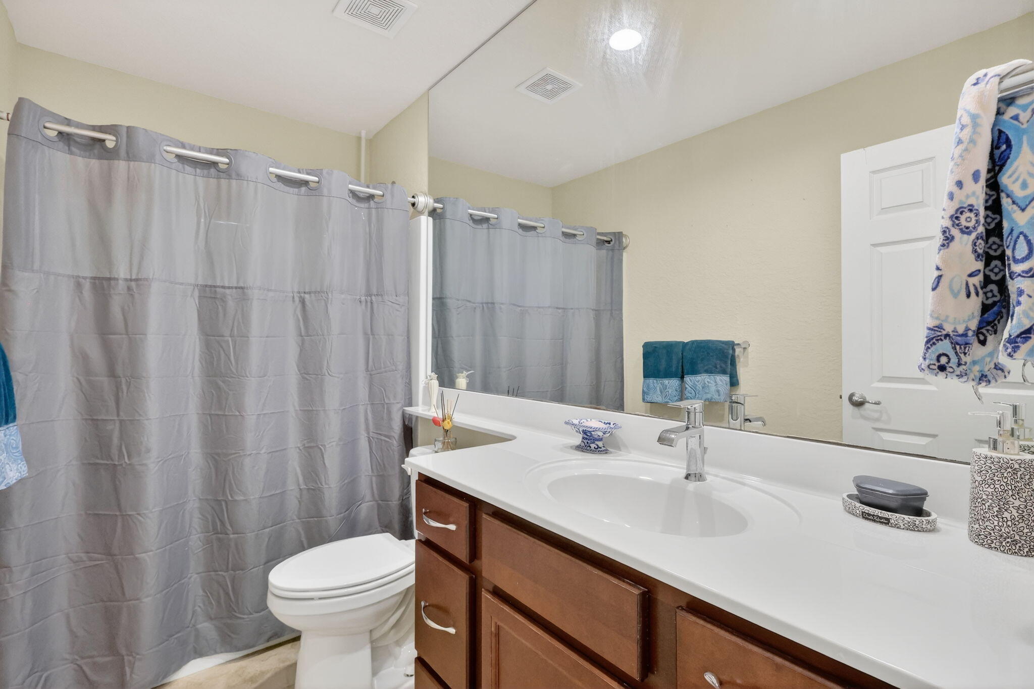 SPANISH LAKES ONE LEASEHOLD ESTATES - Residential