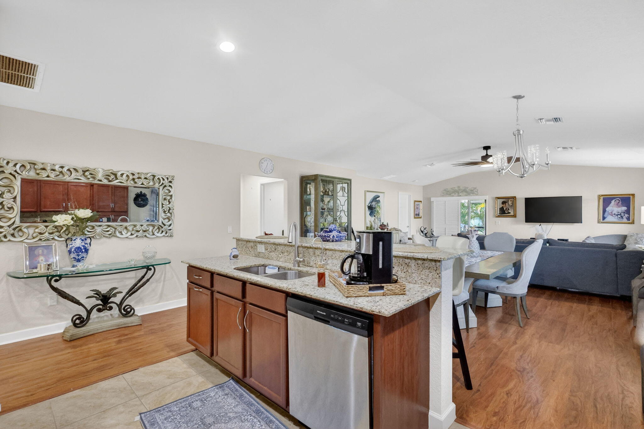 SPANISH LAKES ONE LEASEHOLD ESTATES - Residential