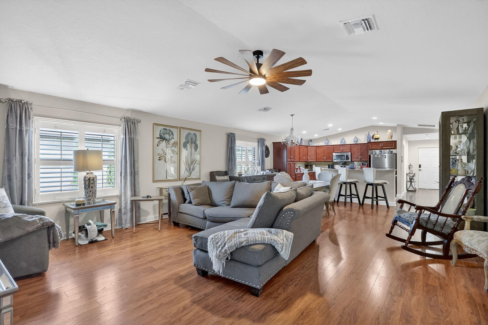 SPANISH LAKES ONE LEASEHOLD ESTATES - Residential