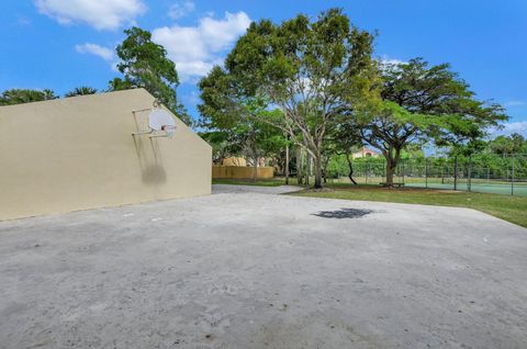 A home in Deerfield Beach