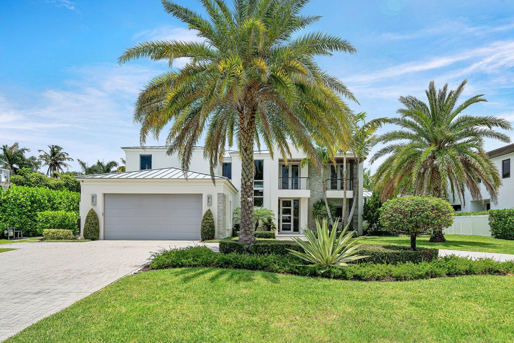 Photo of 1508 Lake Drive, Delray Beach, FL 33444 (MLS # B26042985)