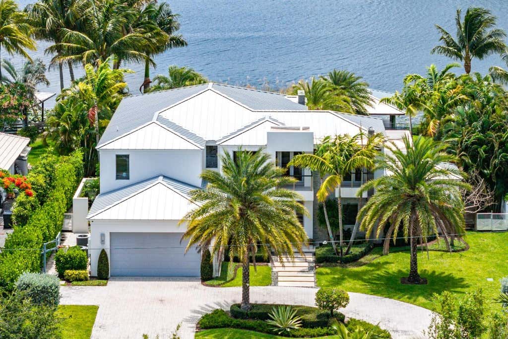 Photo of 1508 Lake Drive, Delray Beach, FL 33444 (MLS # B26042985)