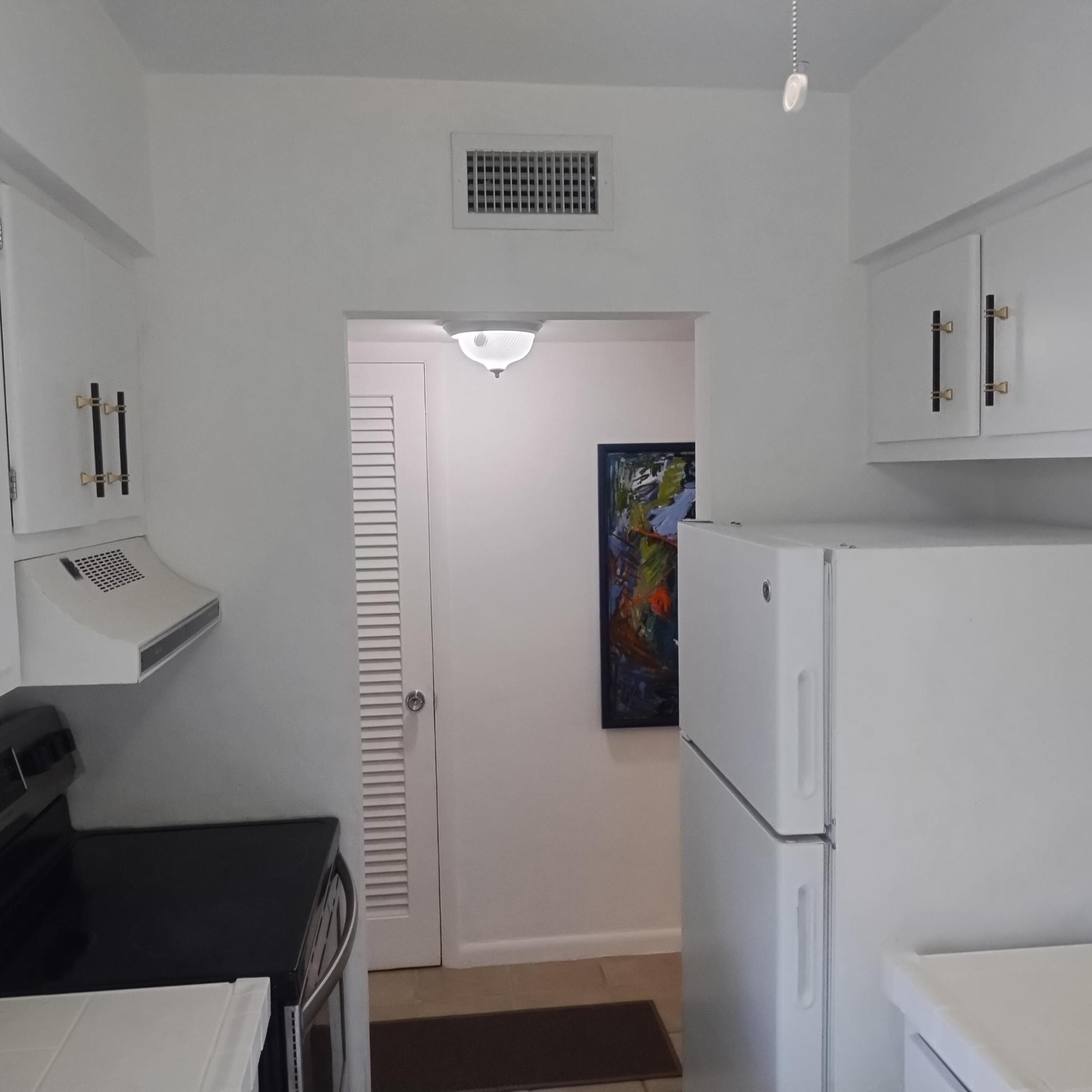 BOCA RATON HARBOUR APTS CONDO - Residential