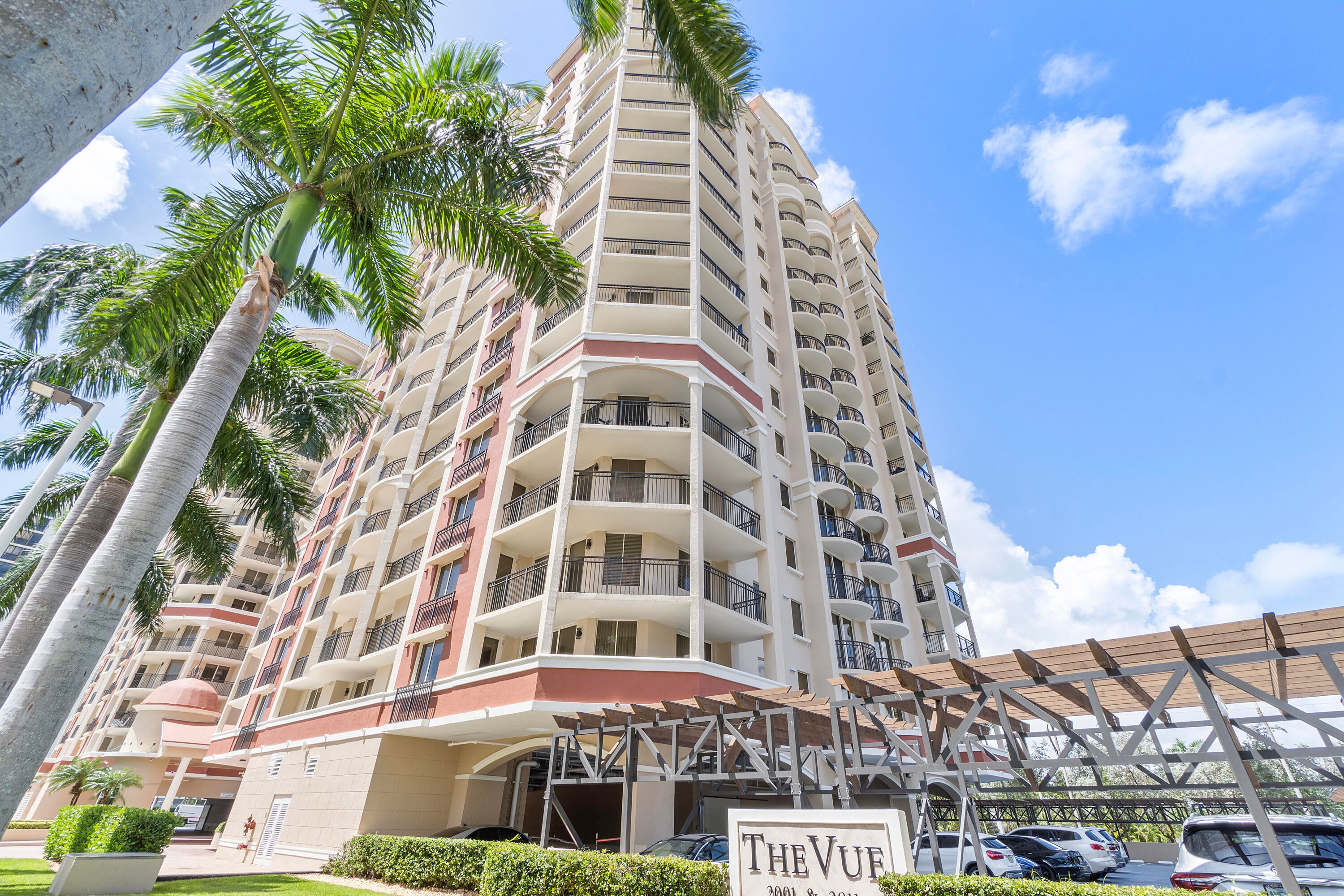 2011 N Ocean Boulevard 304