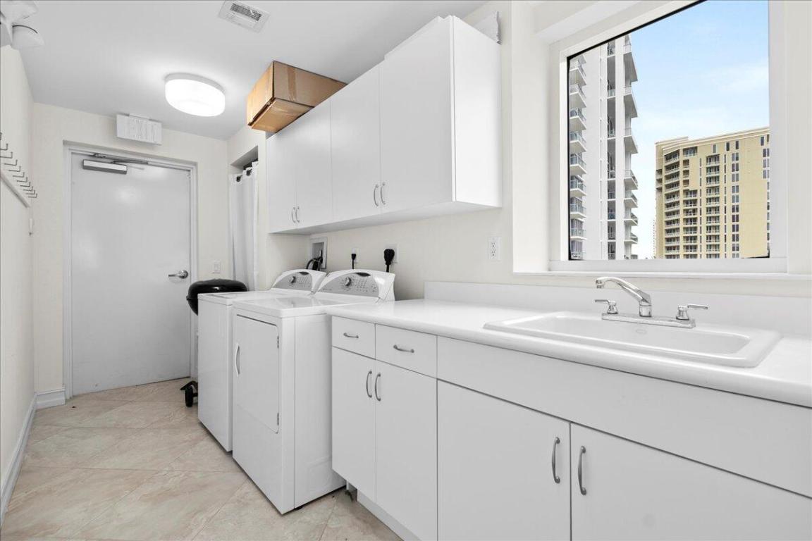 Singer Island, Florida, 33404, United States, 3 Bedrooms Bedrooms, ,4 BathroomsBathrooms,Residential,Active,2008351