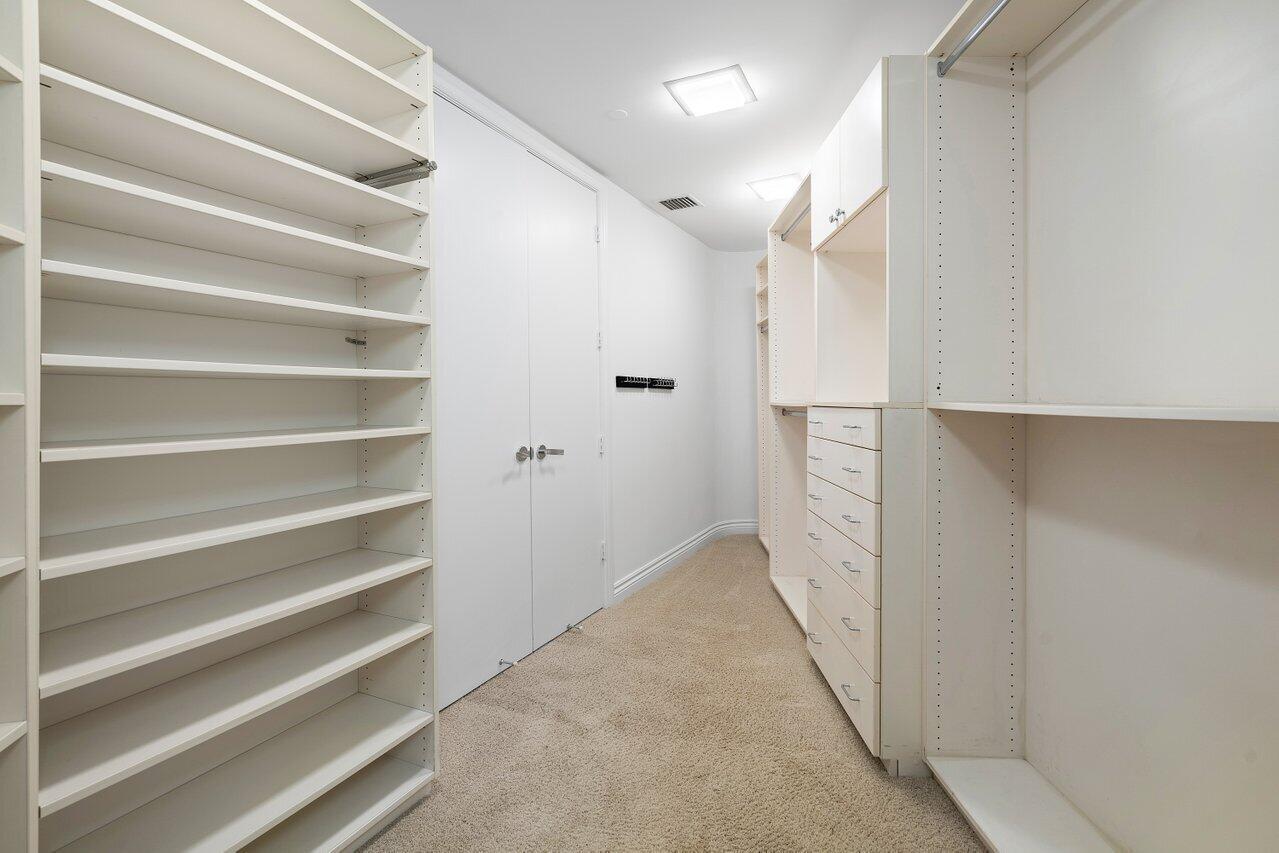 ARAGON CONDO - Residential