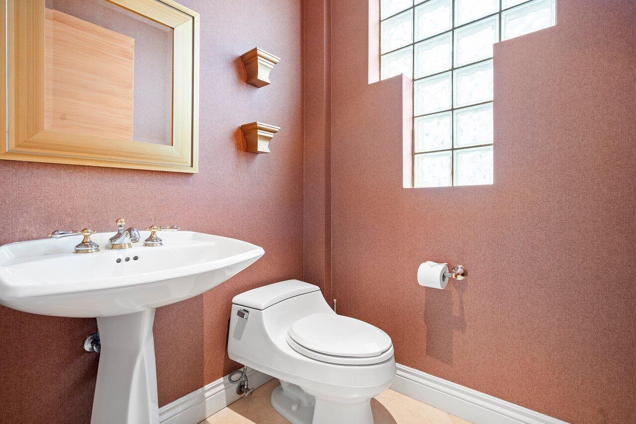 ARAGON CONDO - Residential