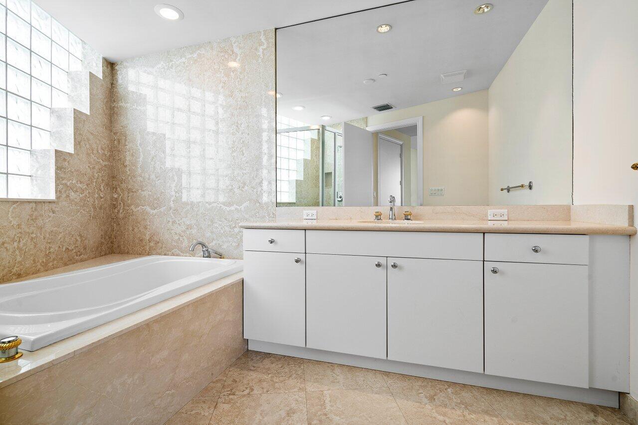 ARAGON CONDO - Residential