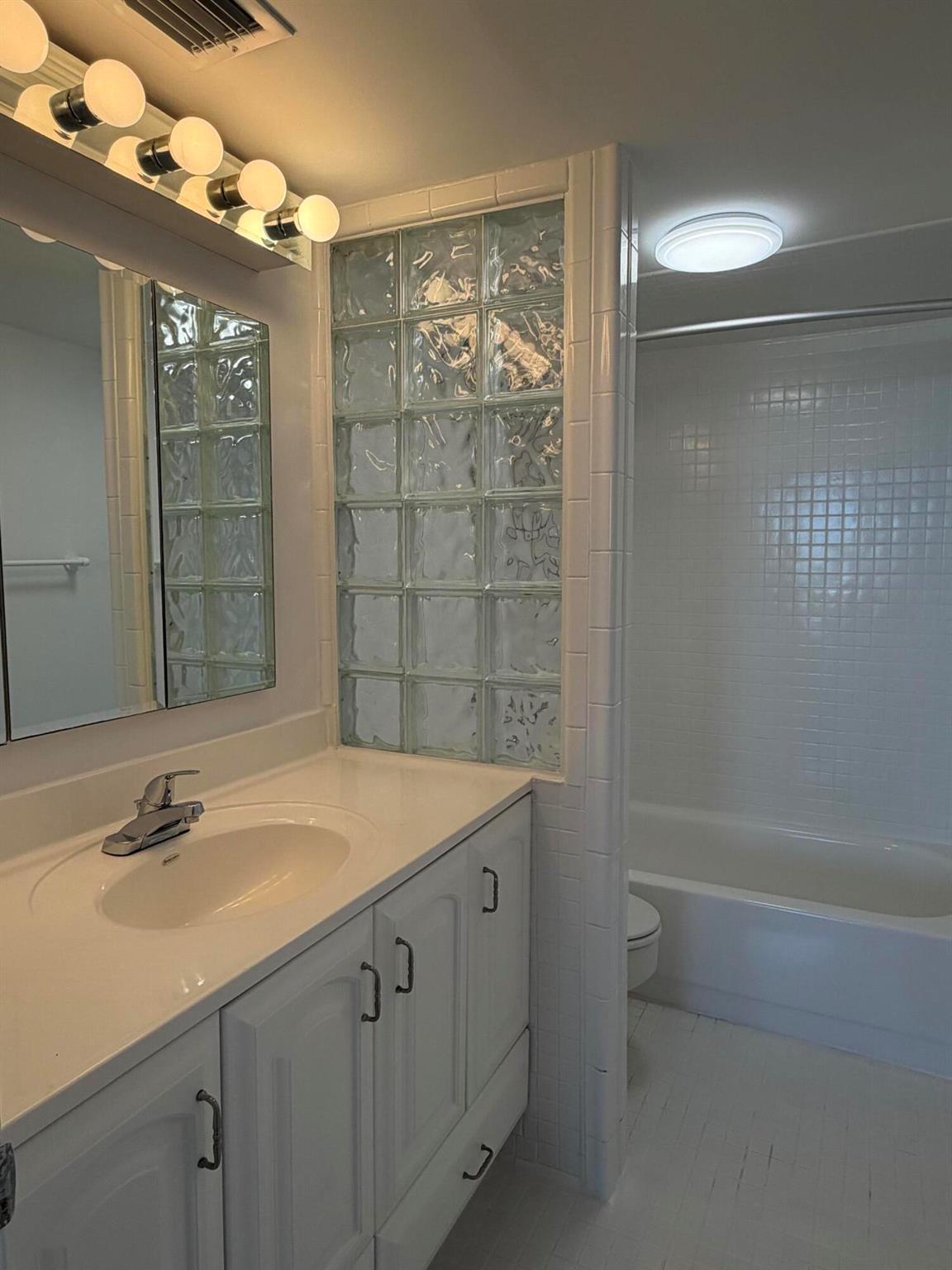 PALM BEACH HOUSE CONDO - Residential Lease