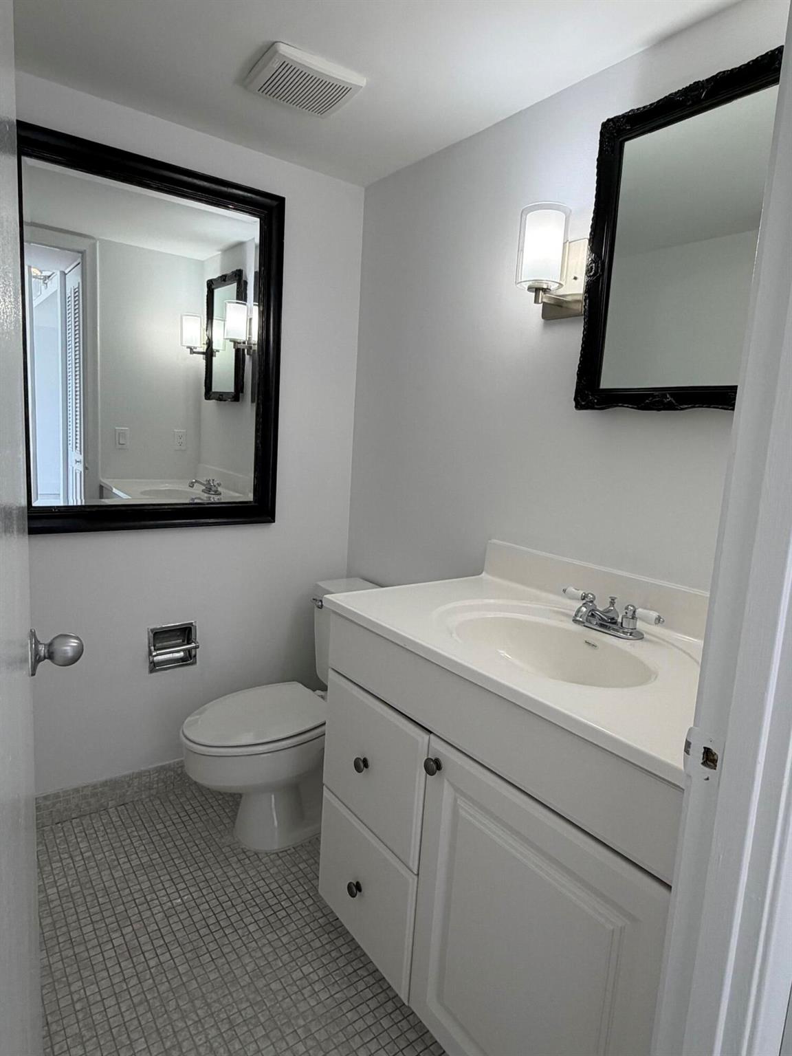 PALM BEACH HOUSE CONDO - Residential Lease