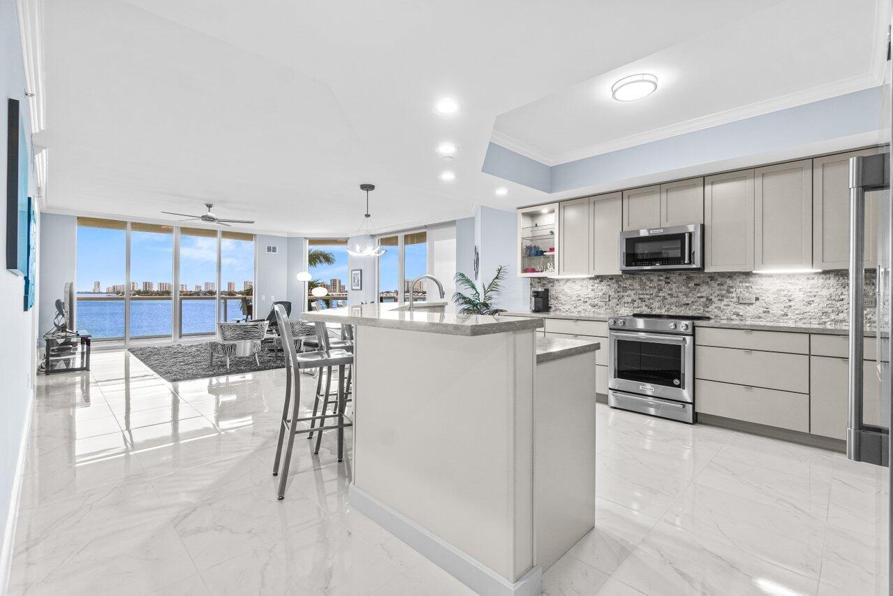 2650 Lake Shore Drive 406