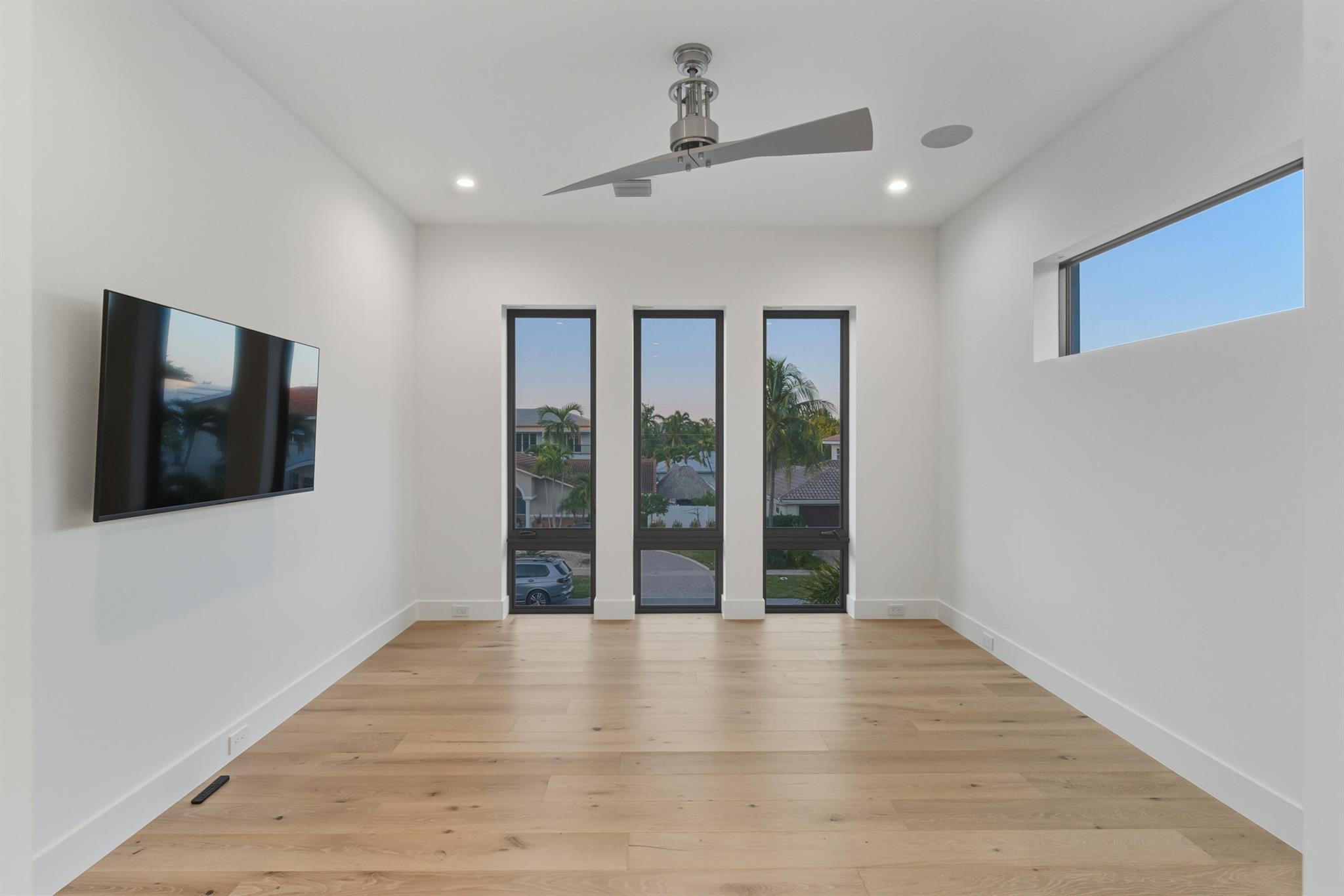 KINGS COURT REPLAT - Residential