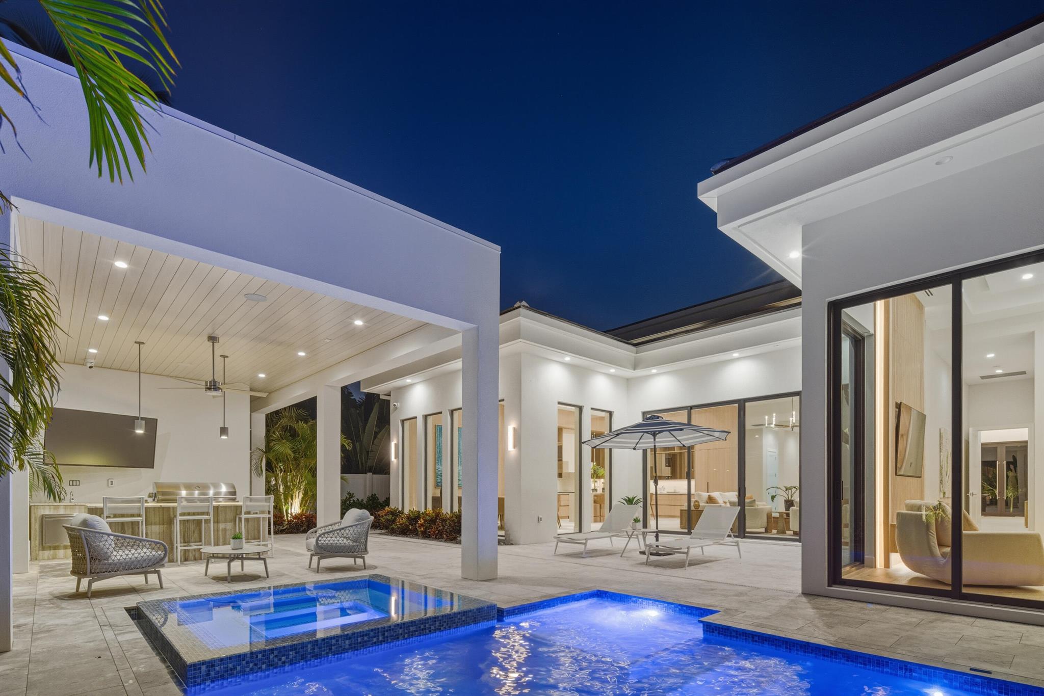 KINGS COURT REPLAT - Residential