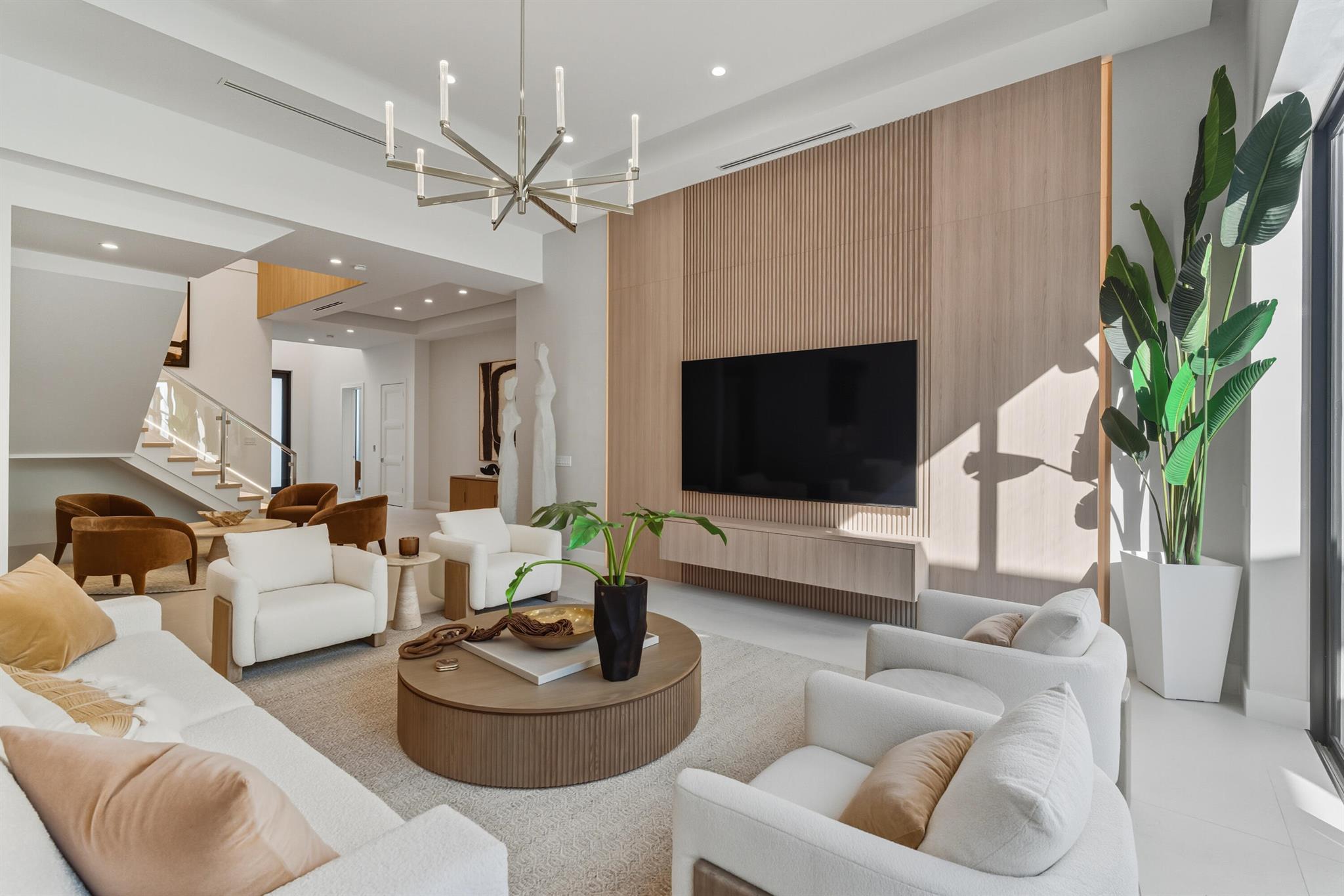 KINGS COURT REPLAT - Residential