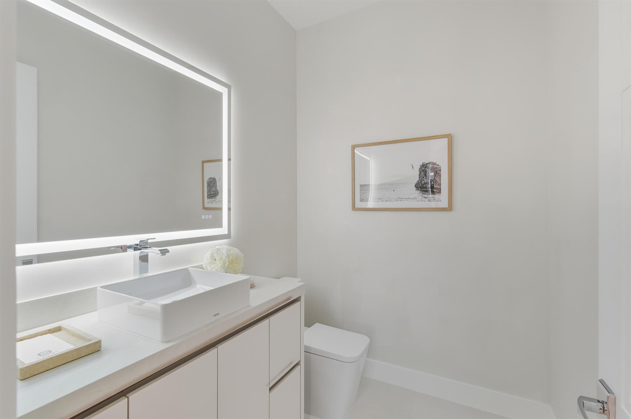 KINGS COURT REPLAT - Residential