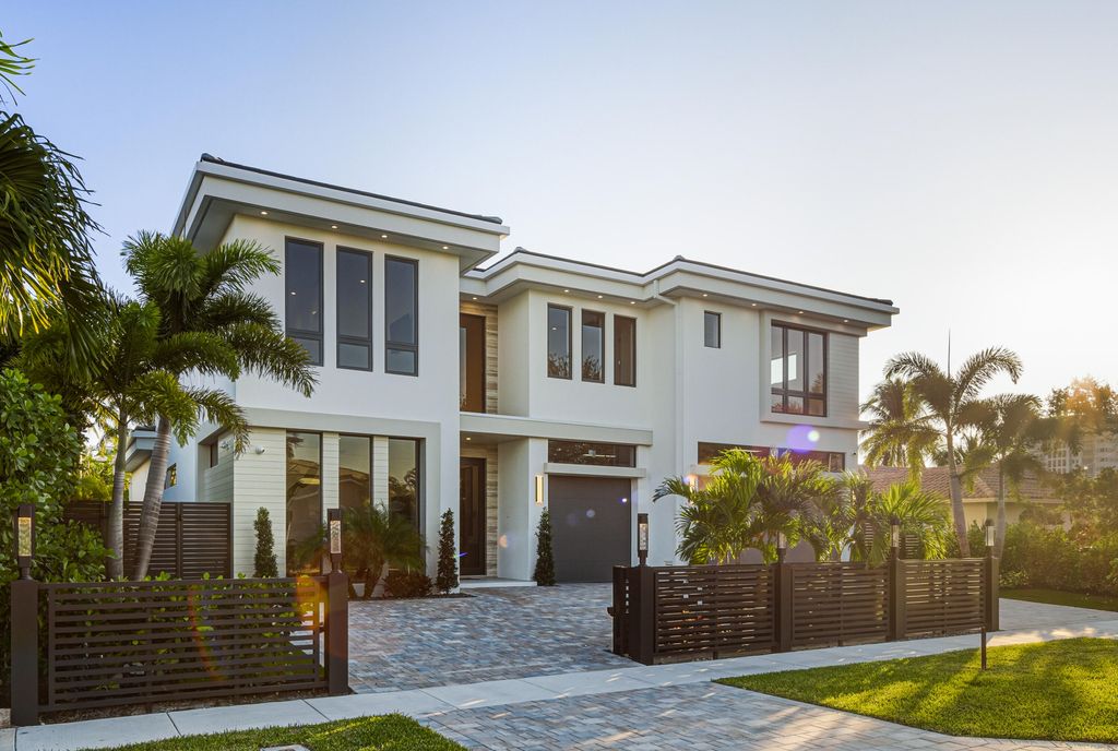 Photo of 334 NE 3rd Street, Boca Raton, FL 33432 (MLS # R11145780)