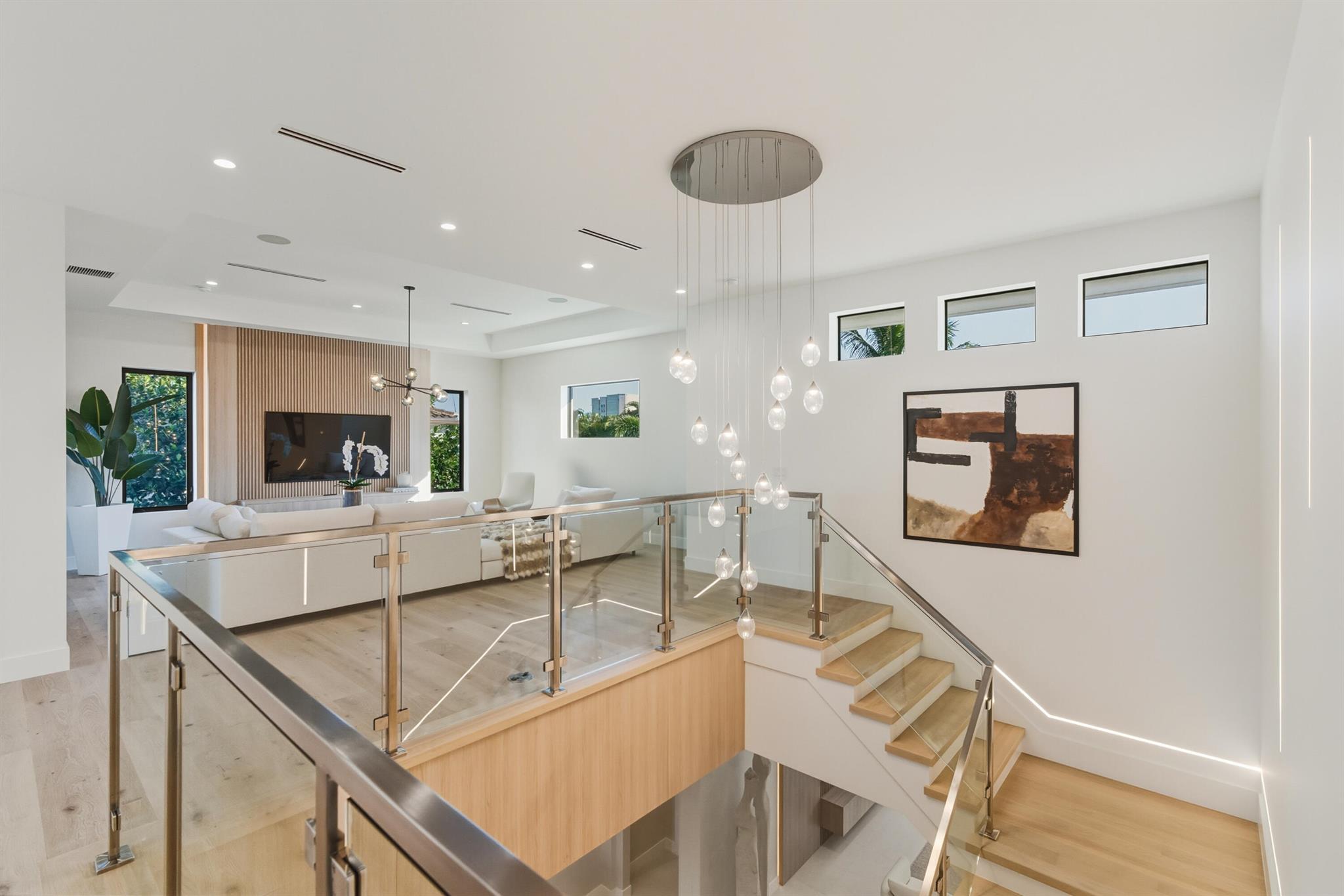 KINGS COURT REPLAT - Residential