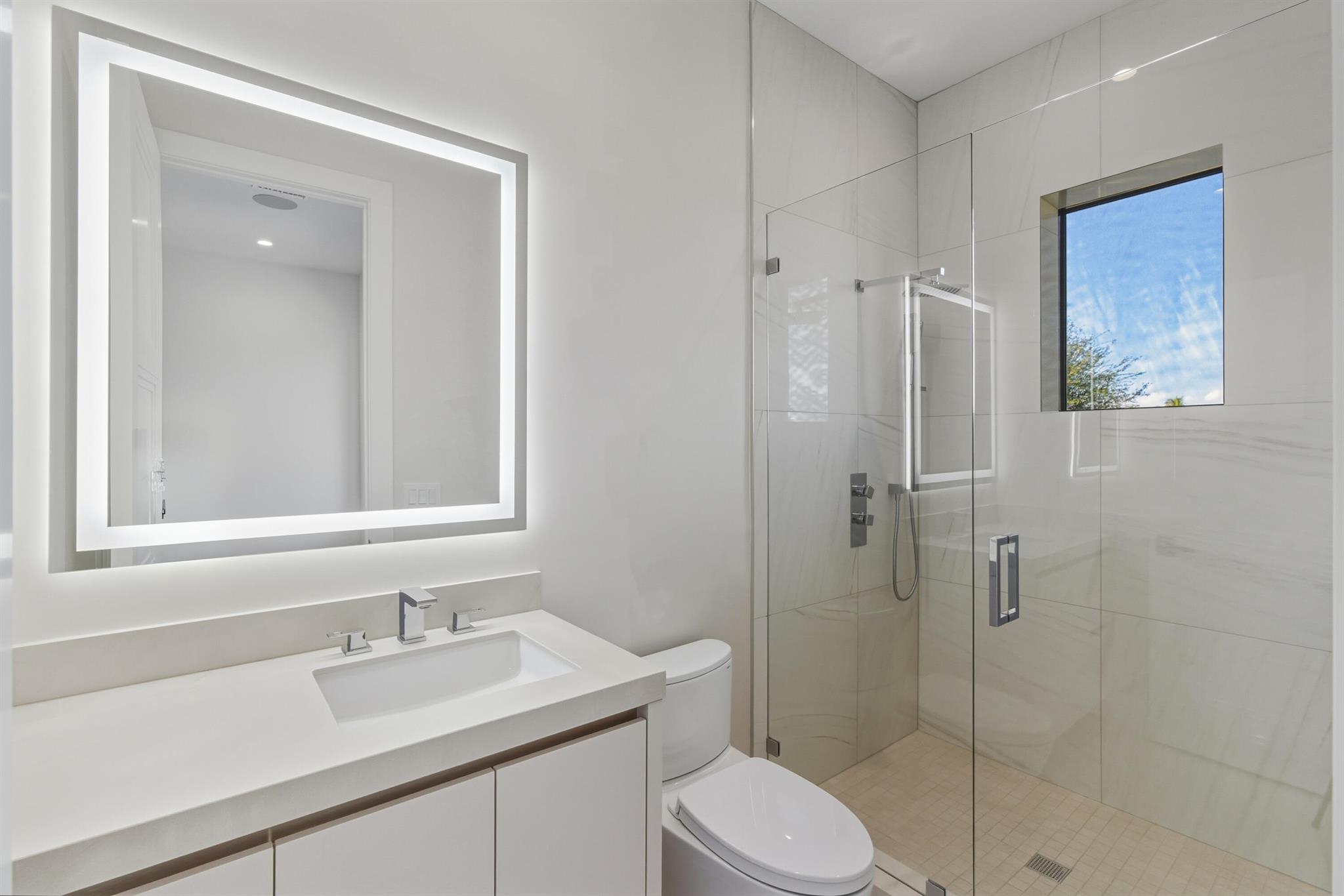 KINGS COURT REPLAT - Residential