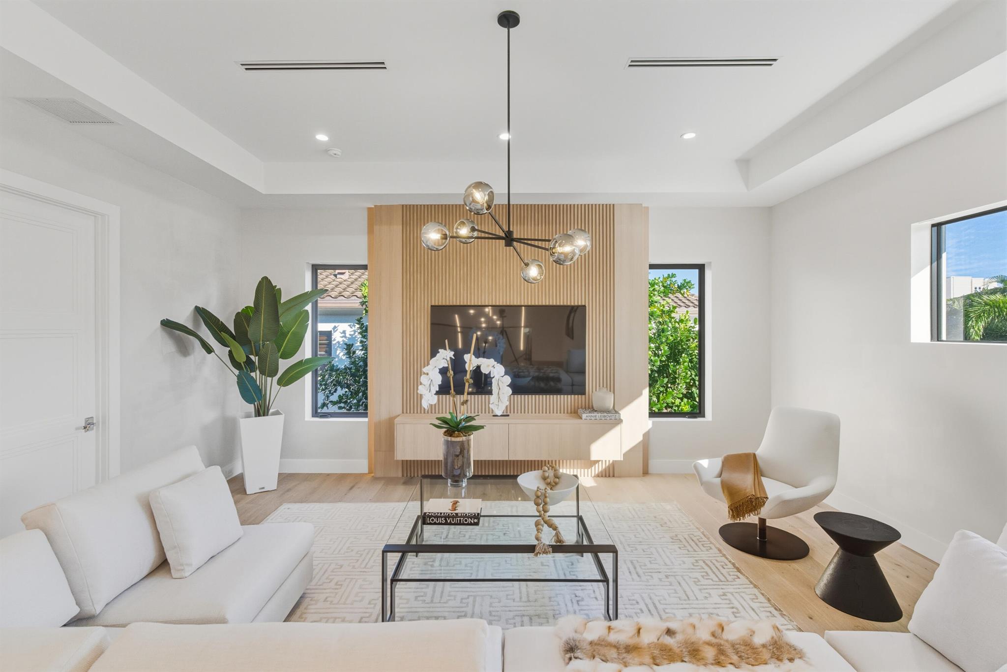 KINGS COURT REPLAT - Residential