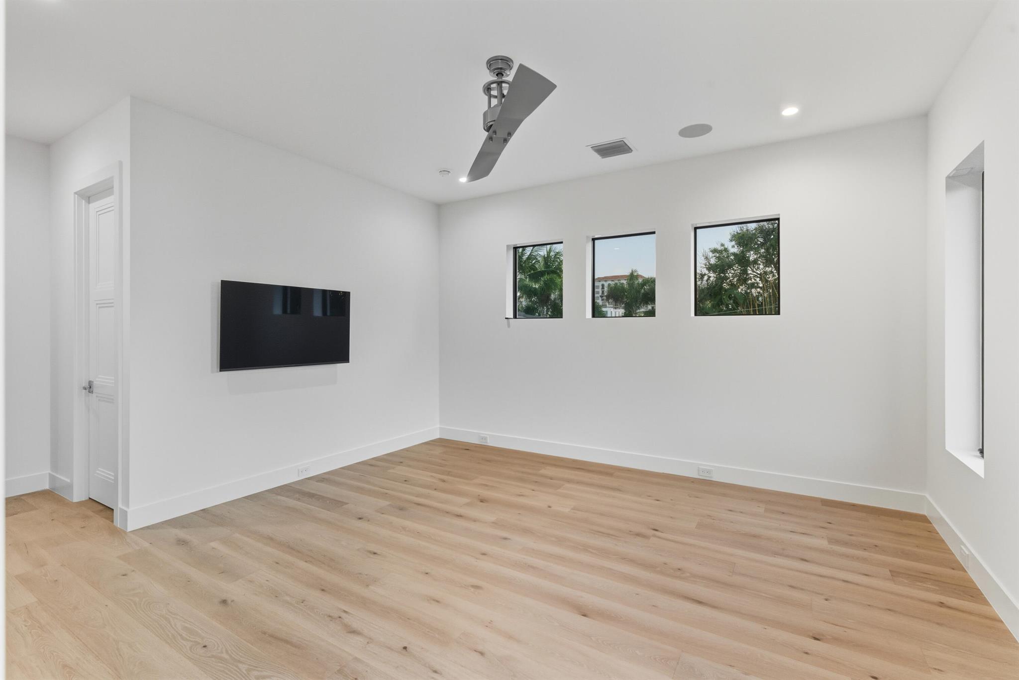 KINGS COURT REPLAT - Residential