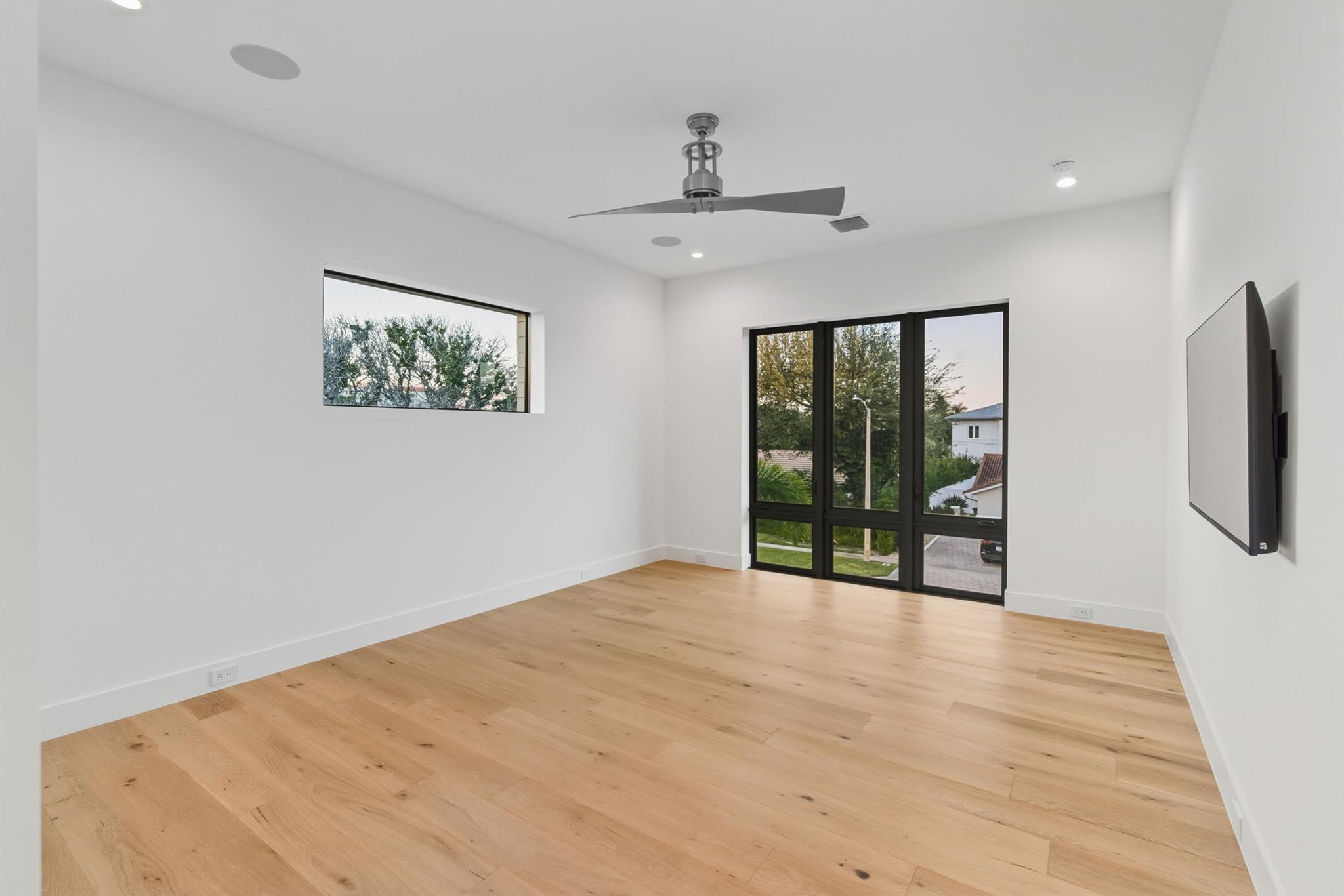 KINGS COURT REPLAT - Residential