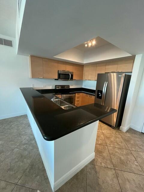 140 S Dixie Highway 525