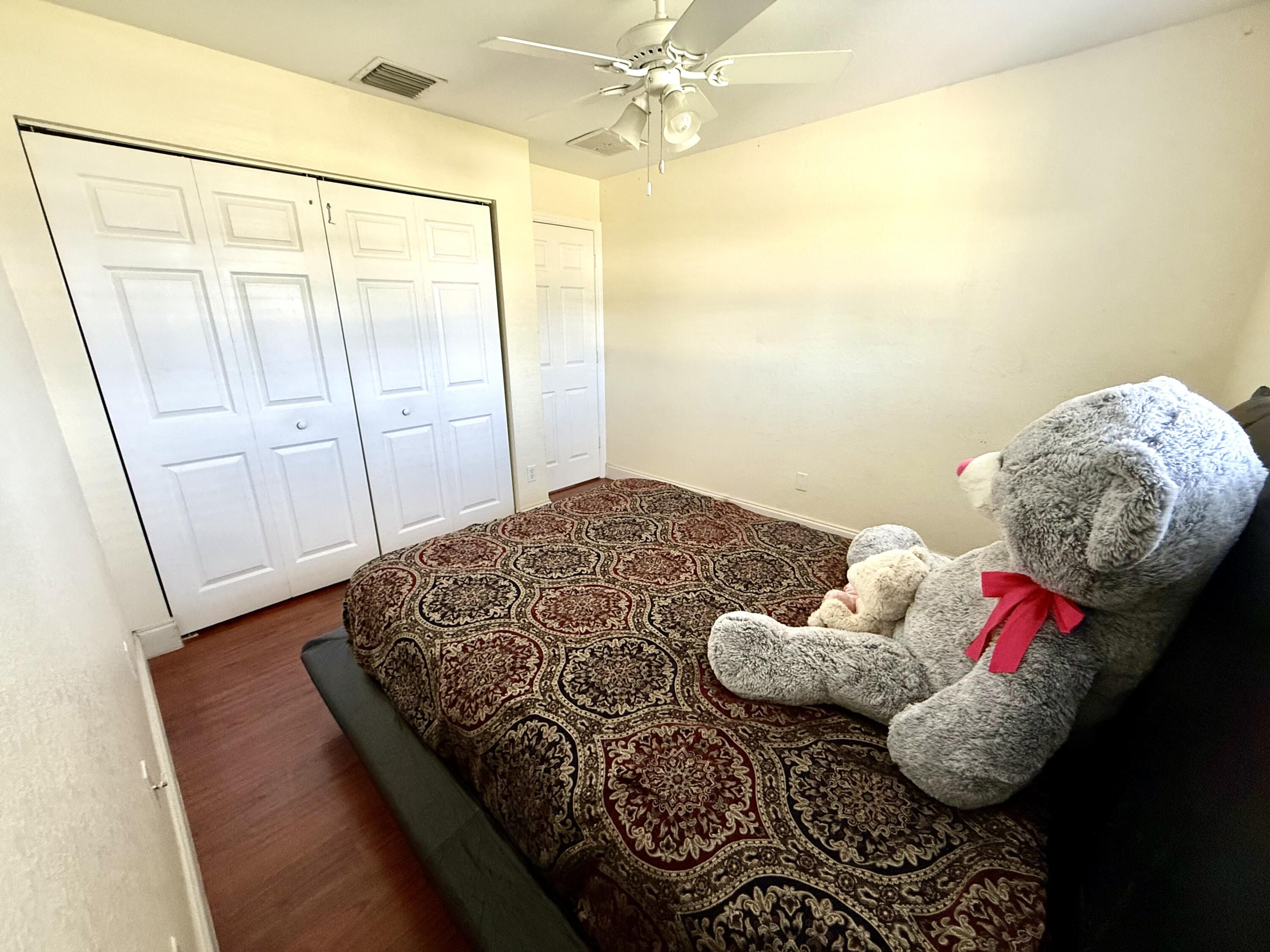 PORT ST LUCIE SECTION 33 - Residential