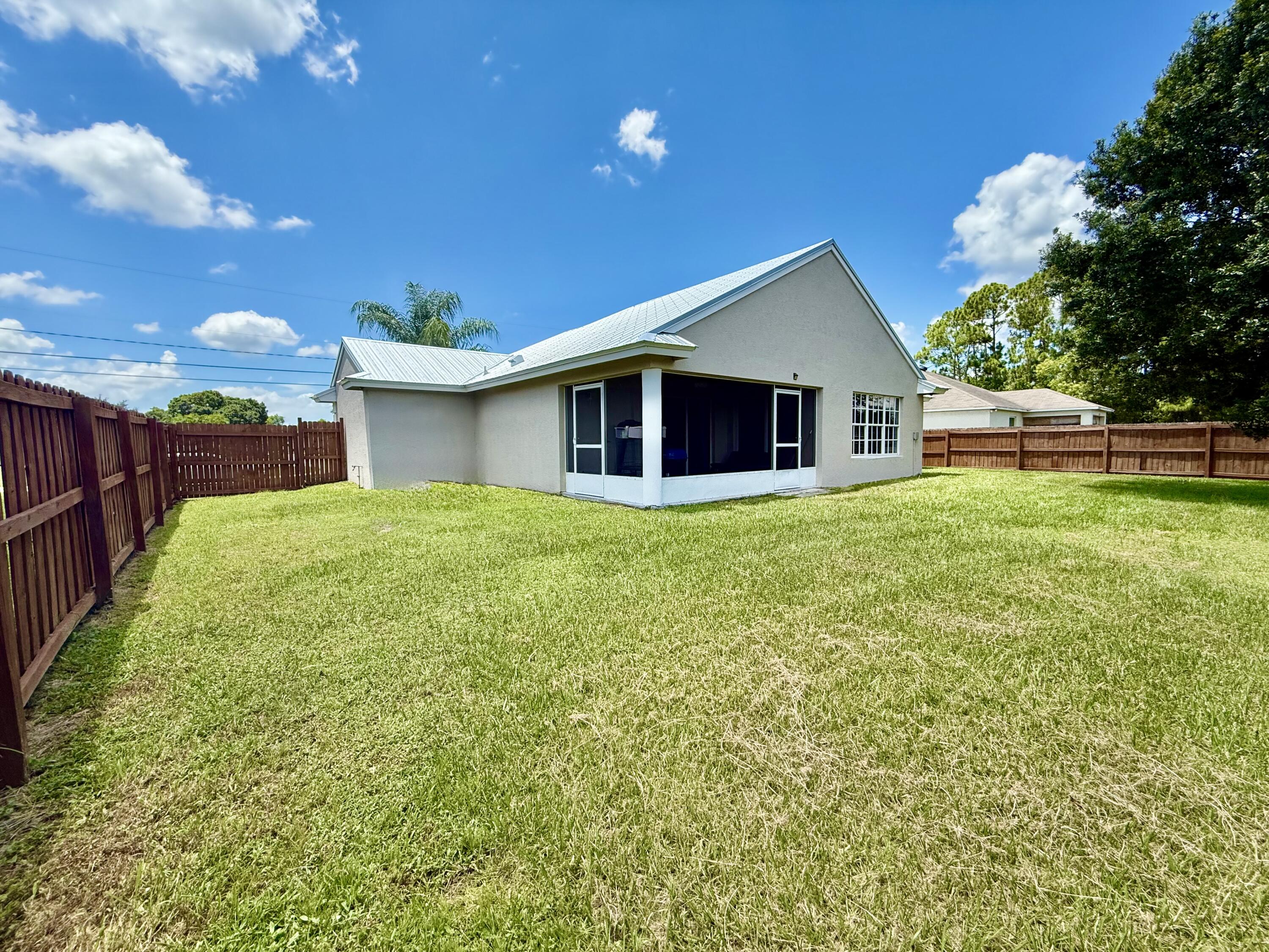 PORT ST LUCIE SECTION 33 - Residential